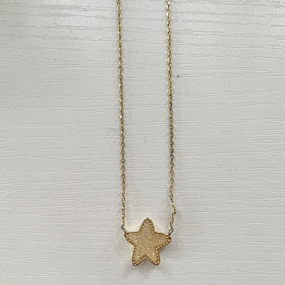 Gold Star Pendant Necklace